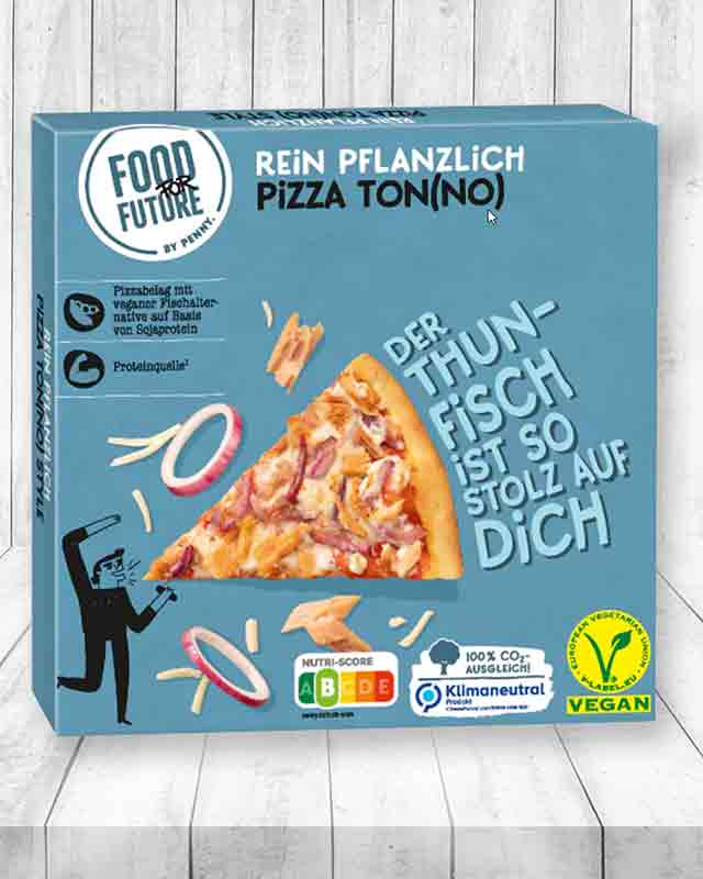 Eine Packung vegane Thunfisch Pizza von Penny
