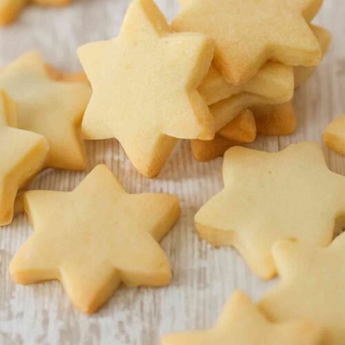 Vegane Ausstechplätzchen in Sternform