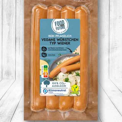 Eine Packung vegane Wiener Würstchen von Penny