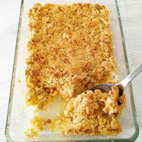 Glasauflaufform mit veganem Apple Crumble