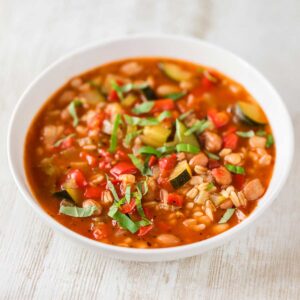 Veganer Gemüseeintopf mit Bohnen und Ebly