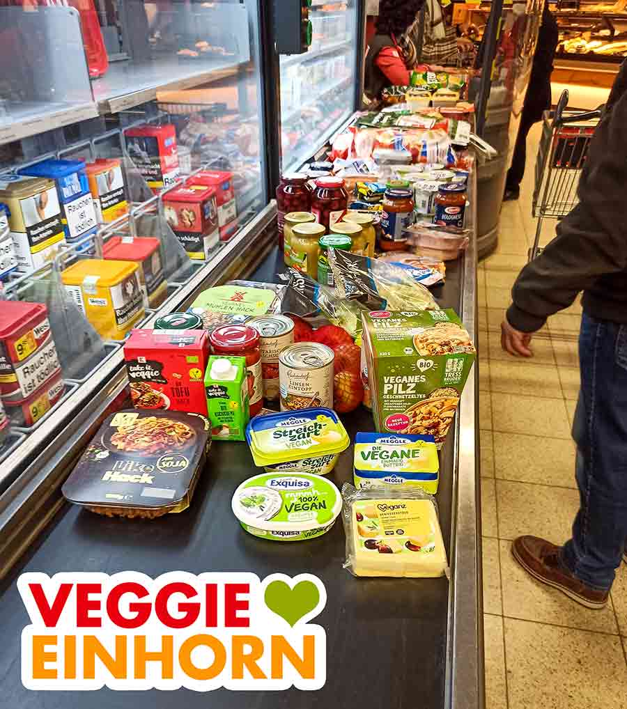 Ich habe den veganen Käse Block bei Kaufland gekauft Der Veganz Käse an der Supermarkt Kasse