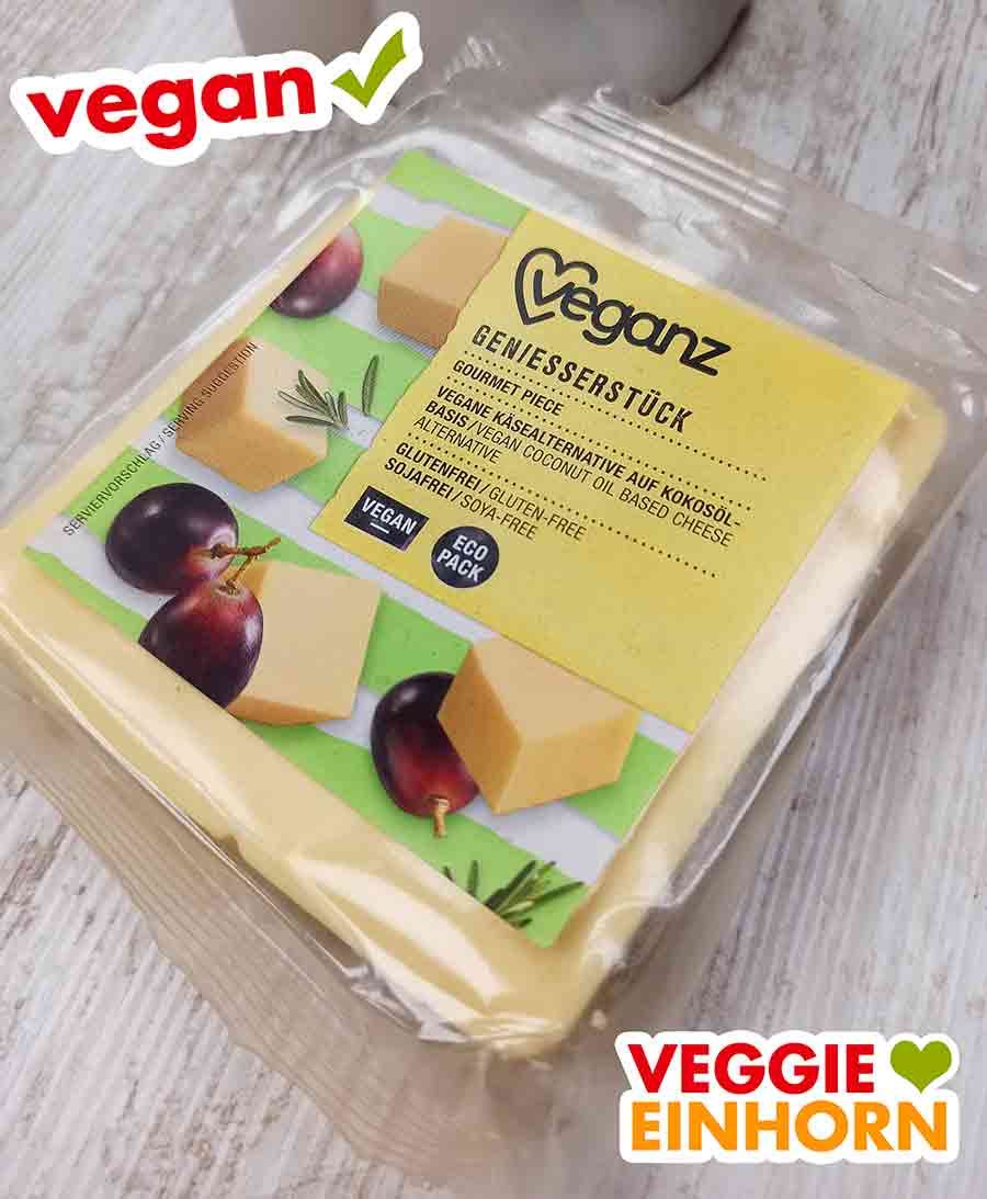 Der vegane Gouda Käseblock von Veganz heißt Genießerstück. Eine Packung veganer Gouda Käse von Veganz.
