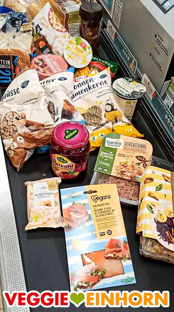 Ich habe den Veganz Lachs bei Rewe gekauft. Der Veganz Lachs an der Supermarkt Kasse