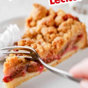 Rezept für veganen Pflaumenkuchen mit Zimtstreuseln