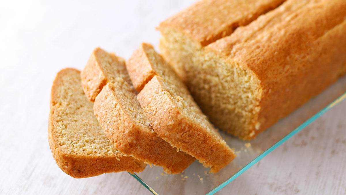 Der leckere Rührkuchen mit Eiersatz und veganer Margarine oder veganer Butter ist einfach, schnell und saftig. Rührkuchen mit Eiersatz und veganer Butter
