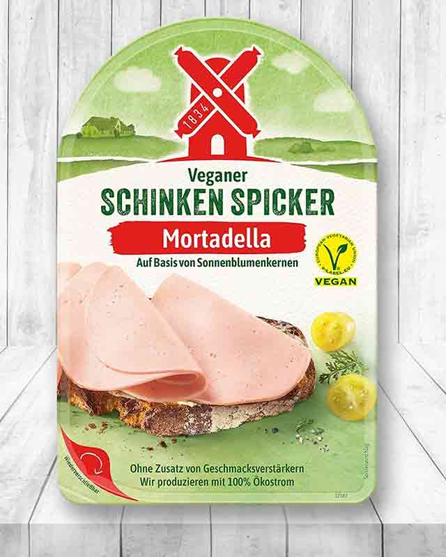 Eine Packung veganer Schinken Spicker Mortadella von Rügenwalder Mühle