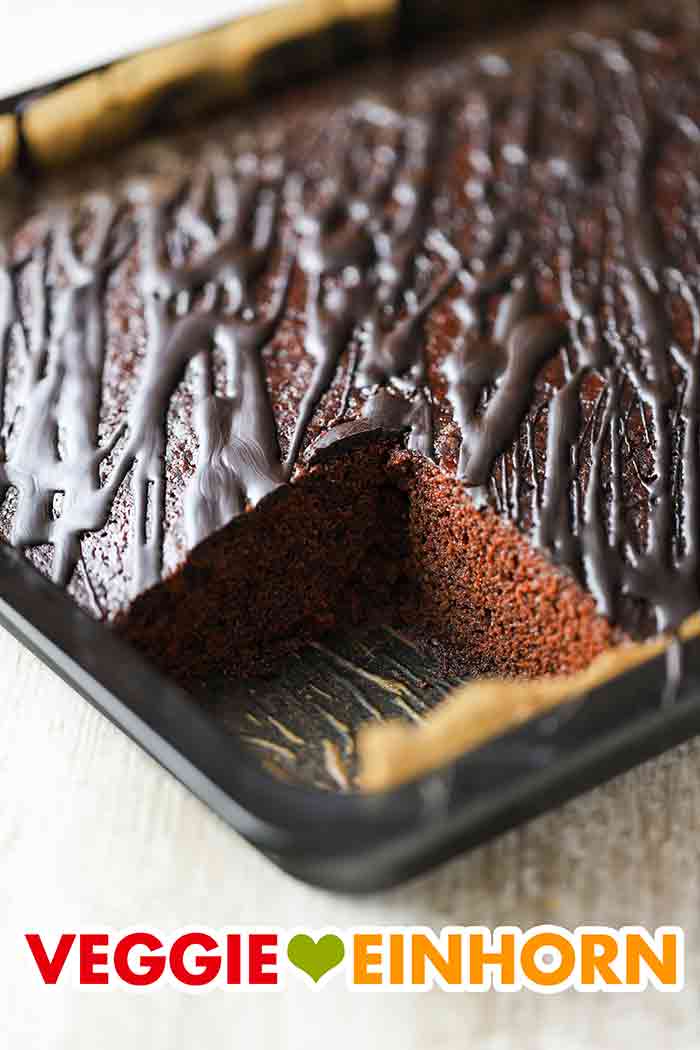 Schneller veganer Schokokuchem auf dem Blech Saftiger veganer Schoko Blechkuchen auf dem Kuchenblech