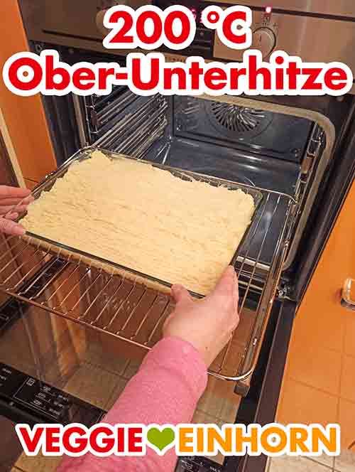 Auf der zweiten Schiene von oben im vorgeheizten Ofen bei 200 °C Ober-Unterhitze backen. Der vegane Shepherd's Pie wird in den Backofen gestellt.