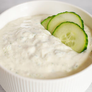 Veganer Tzatziki mit Crème fraîche