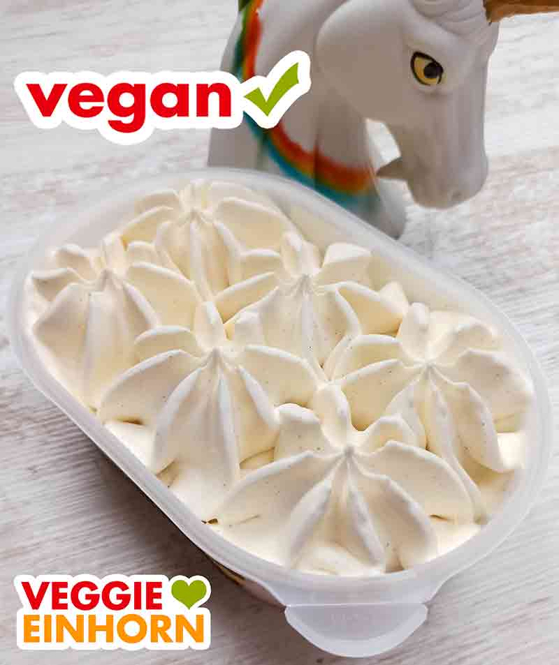 Die Eiscreme sieht sehr appetitlich aus. Vegane Vanilleeiscreme von Cremissimo in der geöffneten Packung