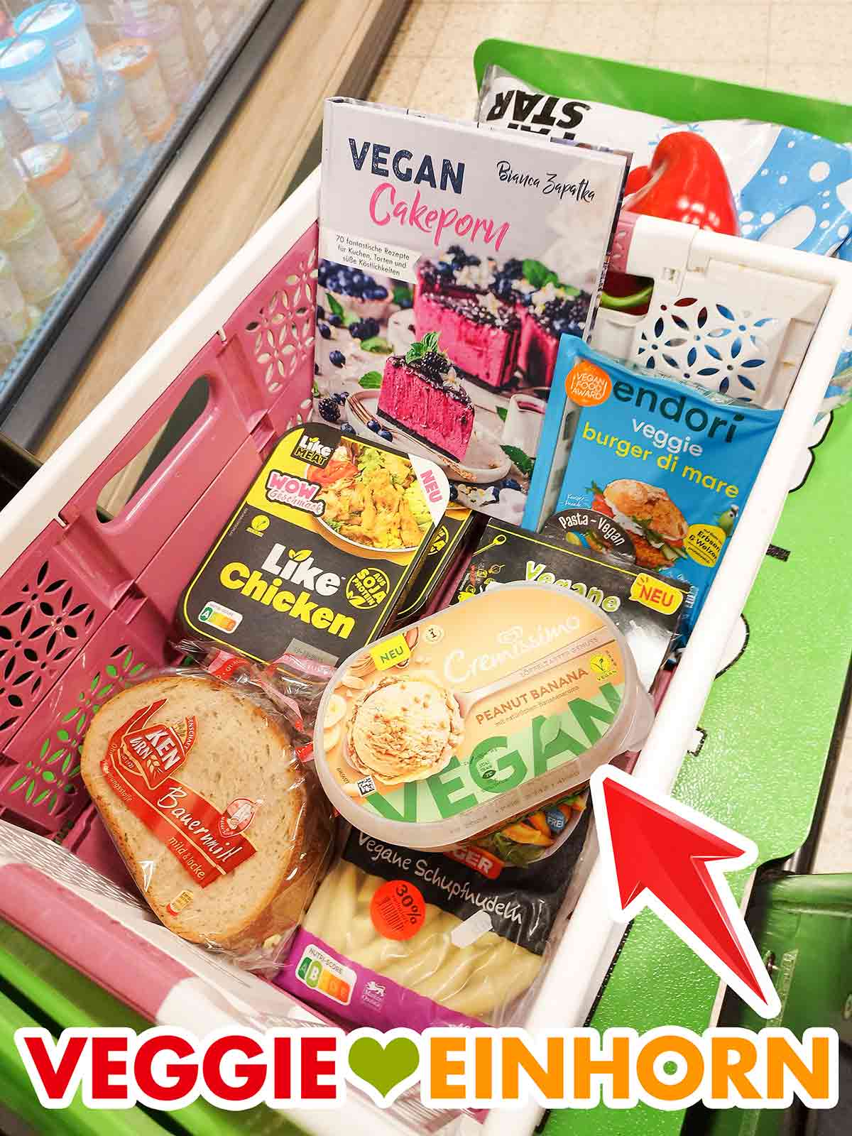 Cremissimo Peanut BanEasy Shopper mit veganem Cremissimo Peanut Banana und dem Buch Vegan Cakeporn von Bianca Zapatkaana Vegan, Vegan Cakeporn von Bianca Zapatka, endori veggie burger die mare, Like Chicken, vegane Schupfnudeln Easy Shopper mit veganem Cremissimo Peanut Banana und dem Buch Vegan Cakeporn von Bianca Zapatka