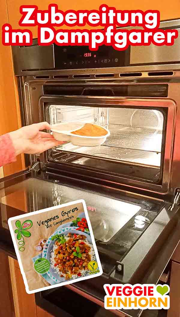 Ich habe das Fertiggericht im Dampfgarer aufgewärmt. Das vegane Gyros von Du Darfst wird in den Dampfgarer gestellt.