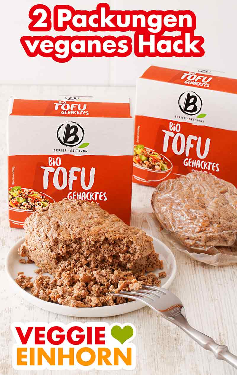 Am besten krümeliges veganes Hack verwenden, wie z.B. von Berief. Zwei Packungen veganes Hackfleisch