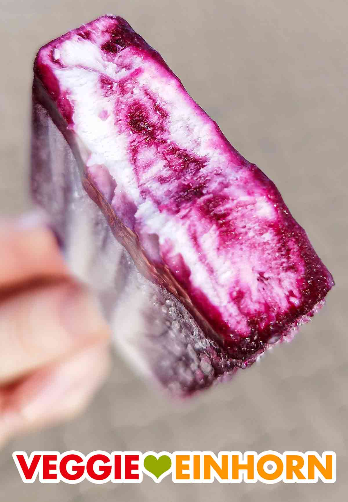 Das Likkies Blueberry Coconut ist cremig, fruchtig und frisch. Likkies Blueberry Coconut mit veganem Kokoseis und Blaubeereis