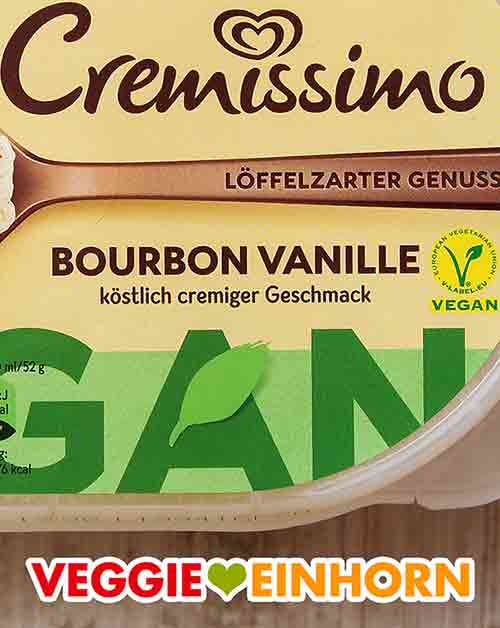 Auf der Eispackung ist ein veganes V-Label. Veganes V-Label auf der Packung der veganen Cremissimo Eiscreme
