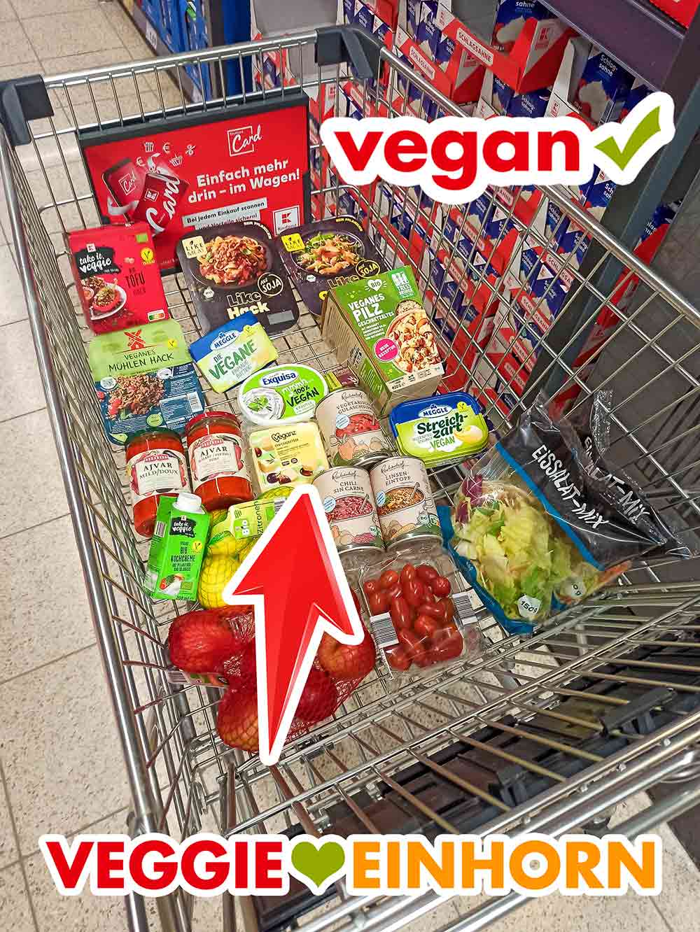 Einkaufswagen mit veganen Lebensmitteln und veganem Käse Das Veganz Genießerstück im Einkaufswagen bei Kaufland