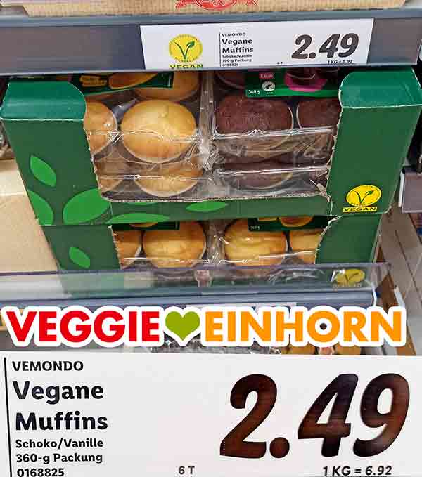 Es gibt die Sorten Vanille und Schoko. Vegane Muffins von Vemondo im Regal bei Lidl