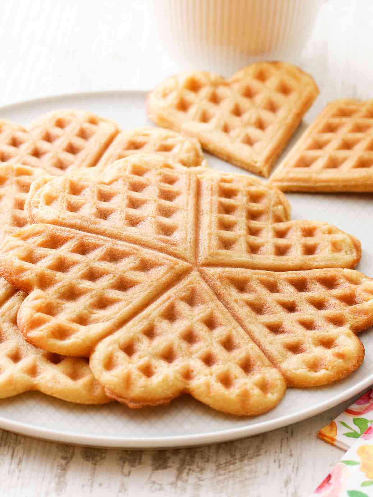 Nahaufnahme von Waffeln ohne Ei und Butter
