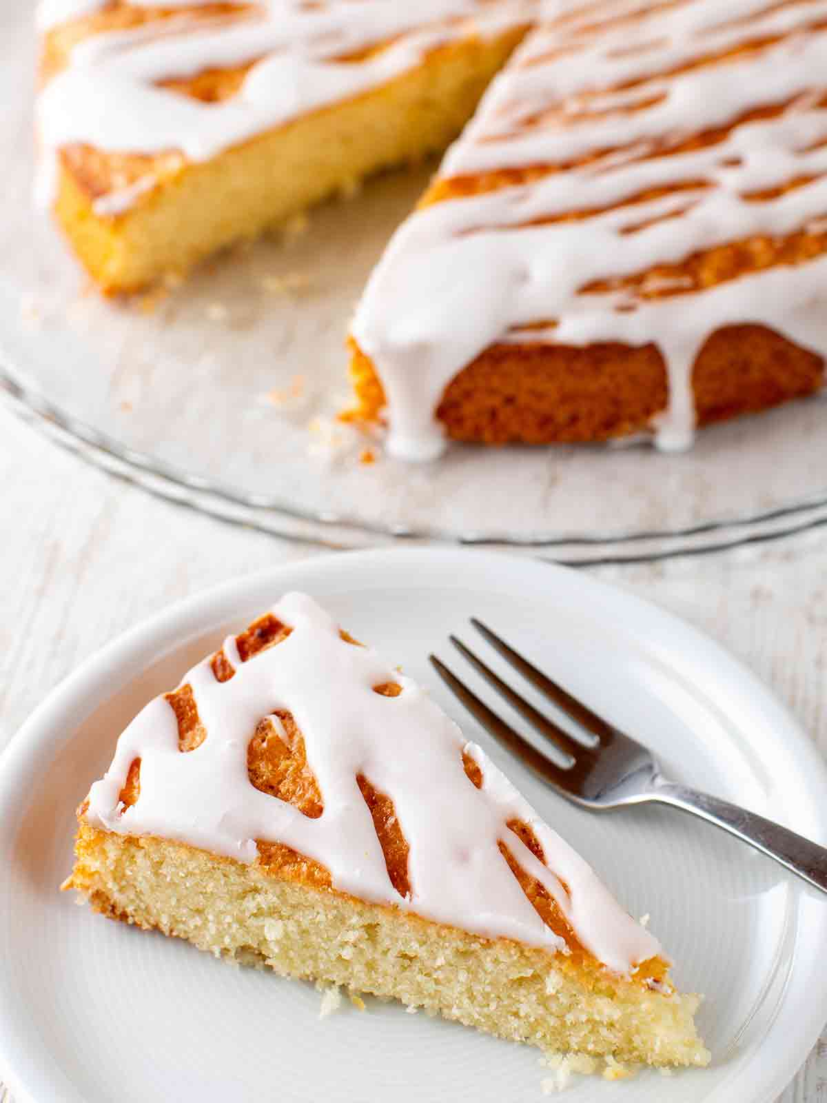 Veganer Zitronenkuchen aus der 26 cm Springform