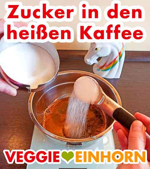 Zucker für den Espresso Zucker im heißen Espresso auflösen