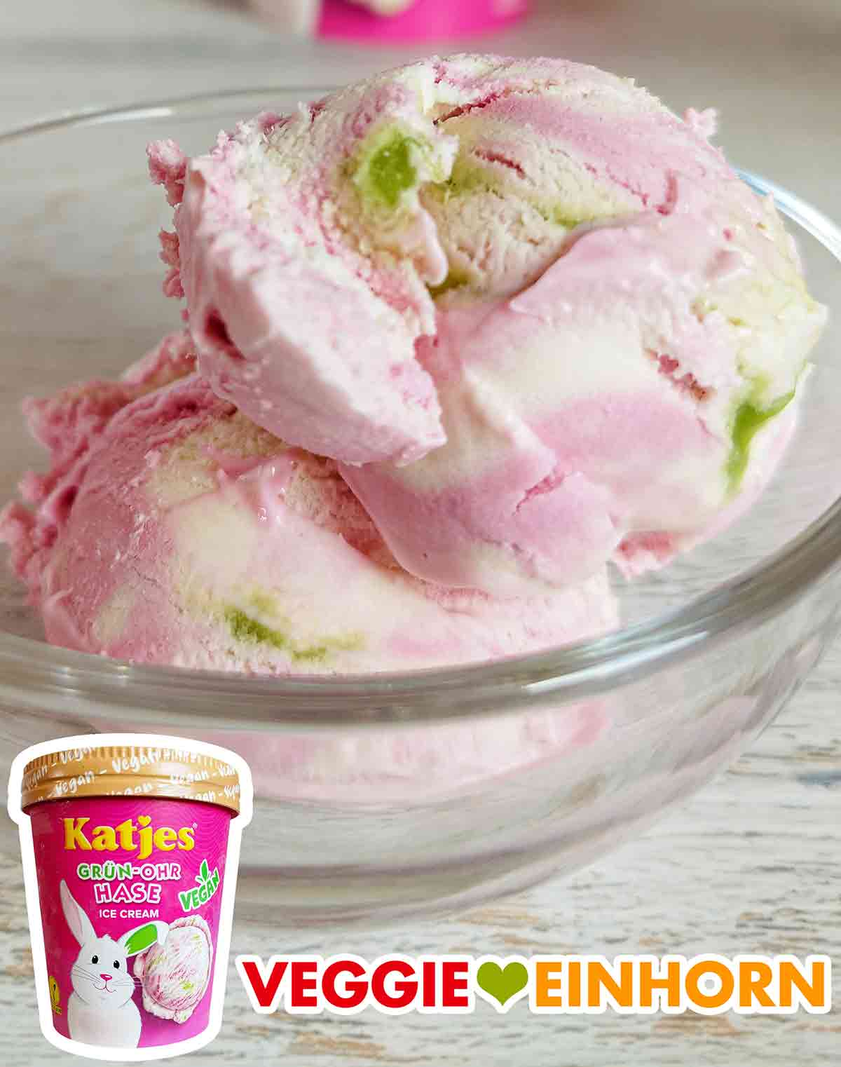 Zwei Kugeln veganes Eis von Katjes Zwei Eiskugeln Katjes Grünohrhasen Eis in einem Schälchen
