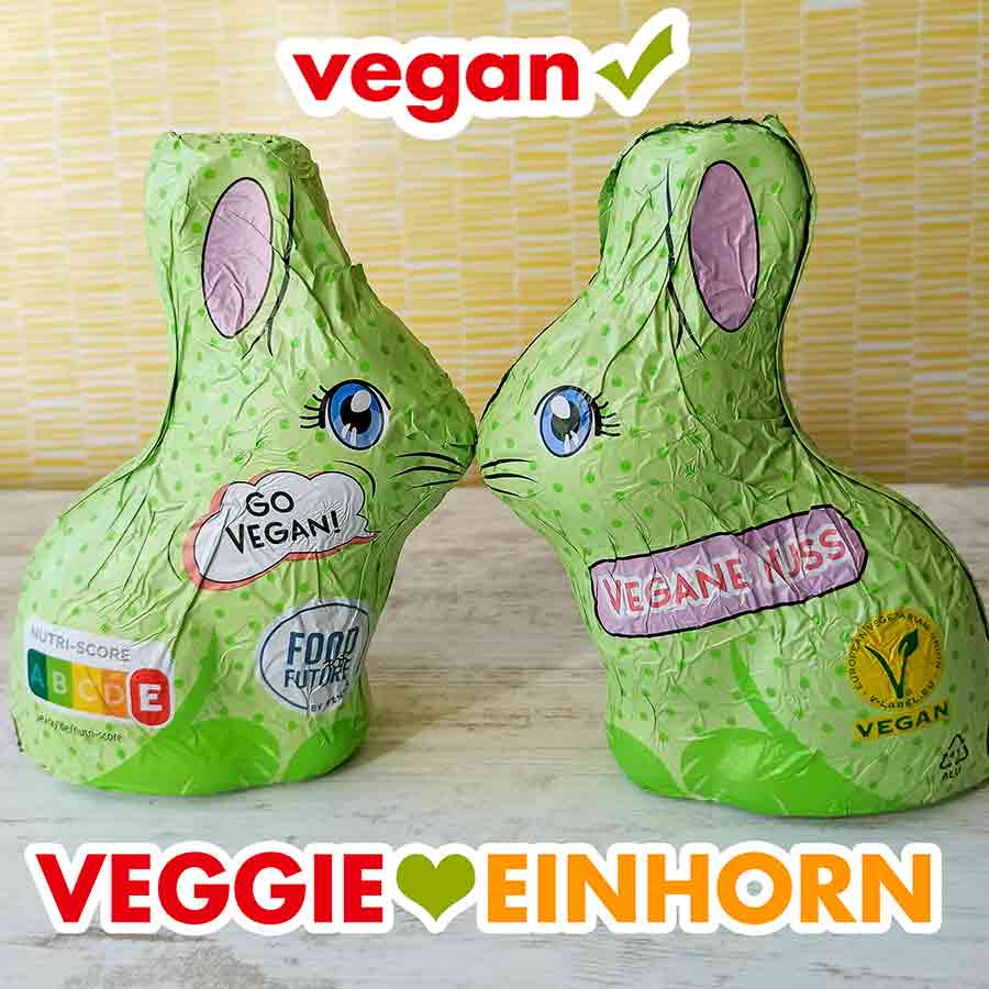 Die veganen Nuss Schoko Osterhasen der Marke Food for Future von Penny Zwei vegane Schokohasen Sorte Nuss von Penny